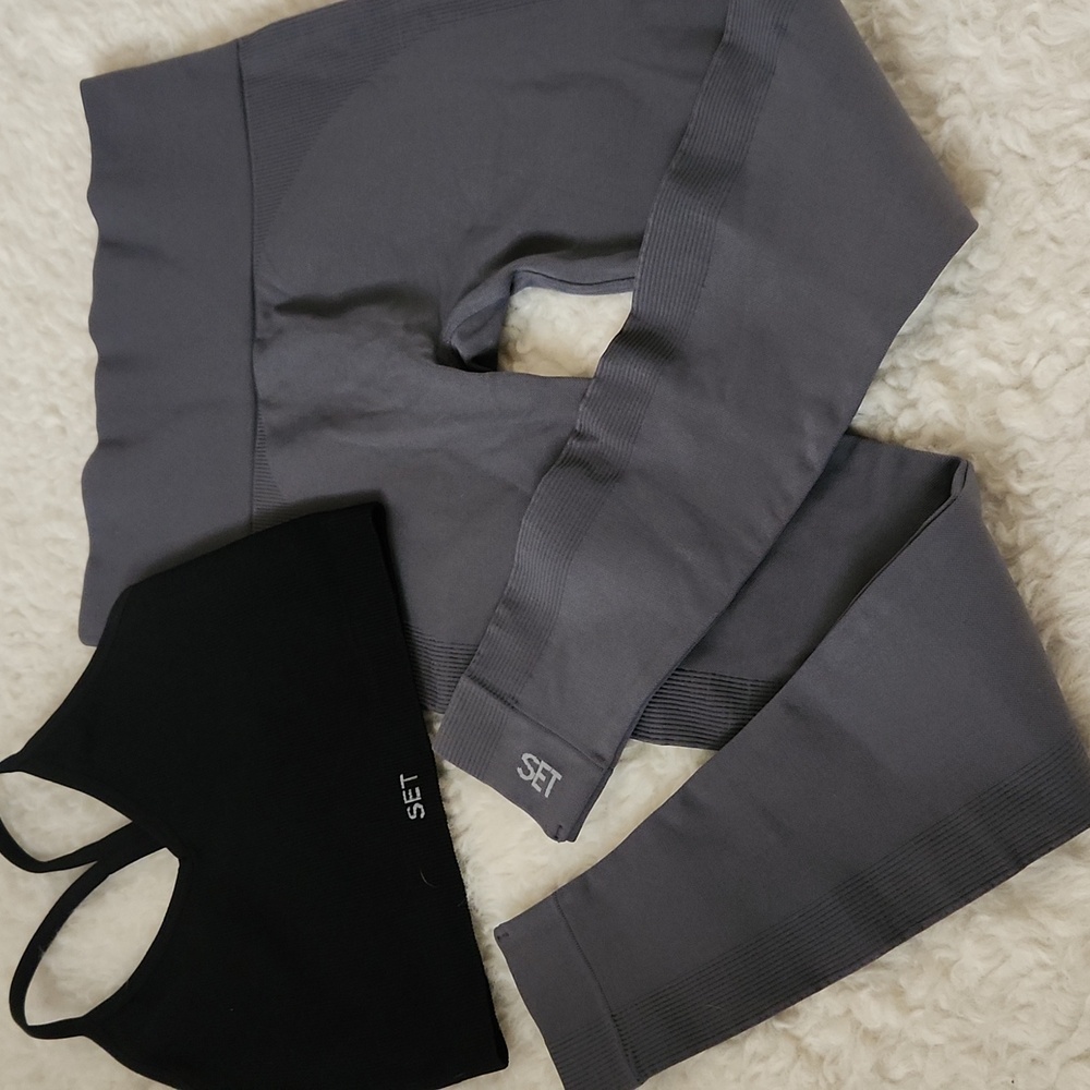 SET Active Black and Gray Leggings